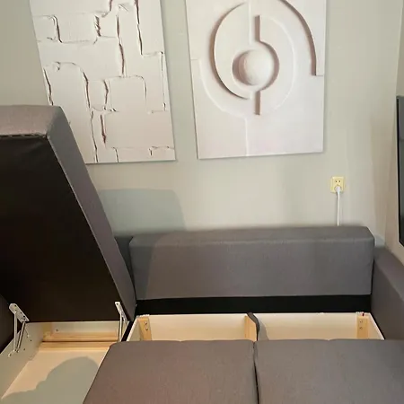 Tiny With Parking 아파트