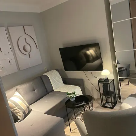 Apartman Tiny With Parking *