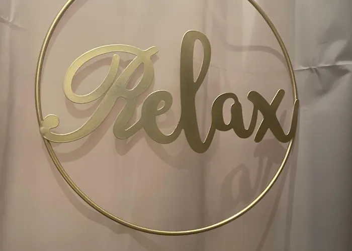 Tiny With Parking Appartement