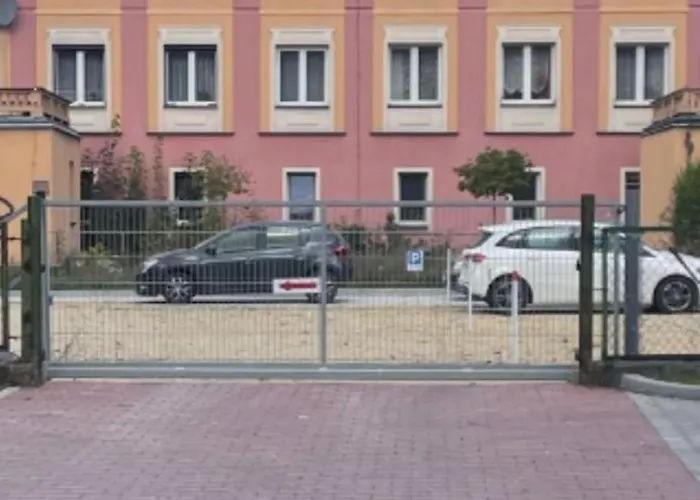 Appartement Tiny With Parking Pyskowice